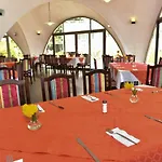 Hotel Nona 3*
