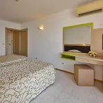 Nona Hotel 3*